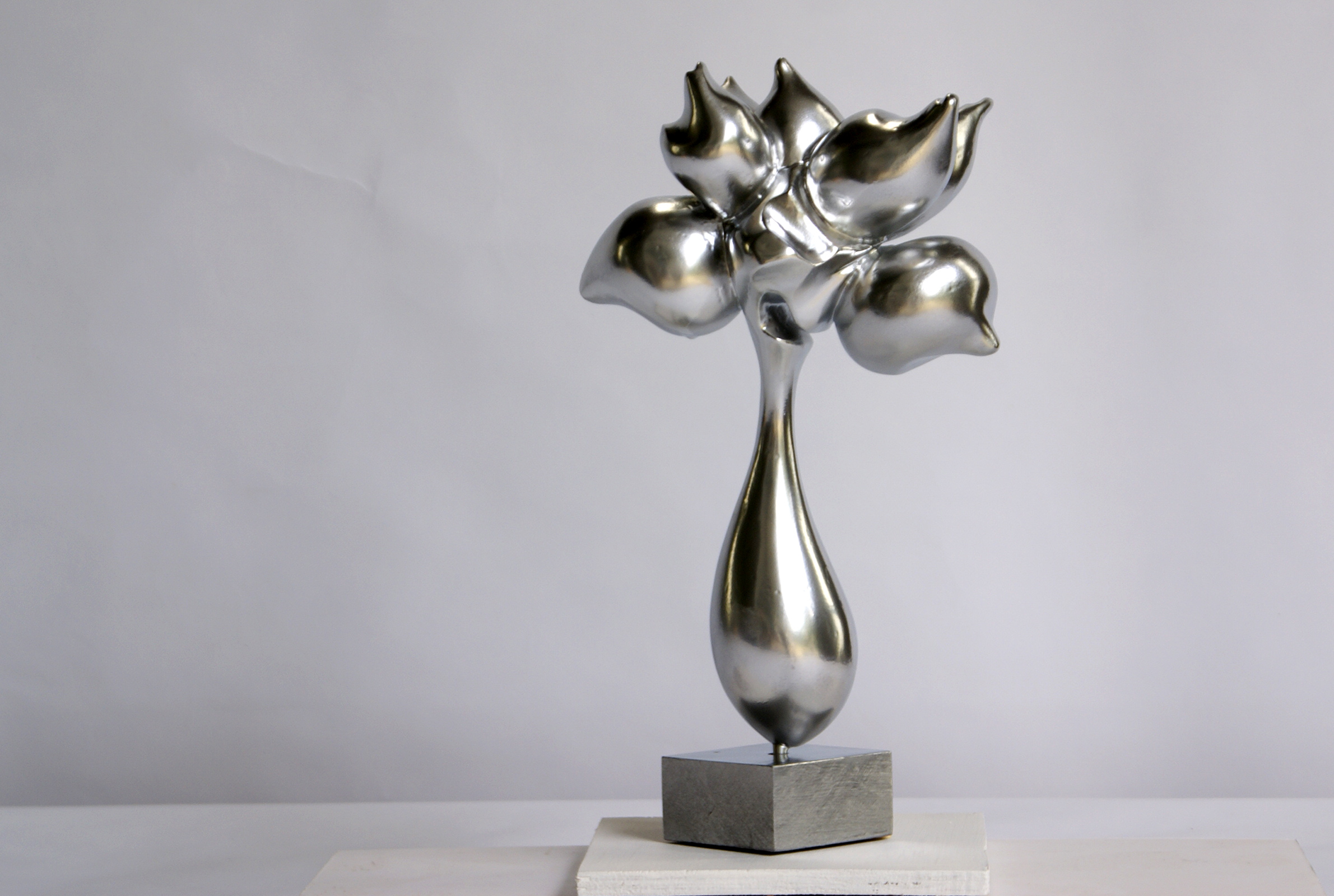 Bouquet, 2011, sculpture by Adrian Mauriks.