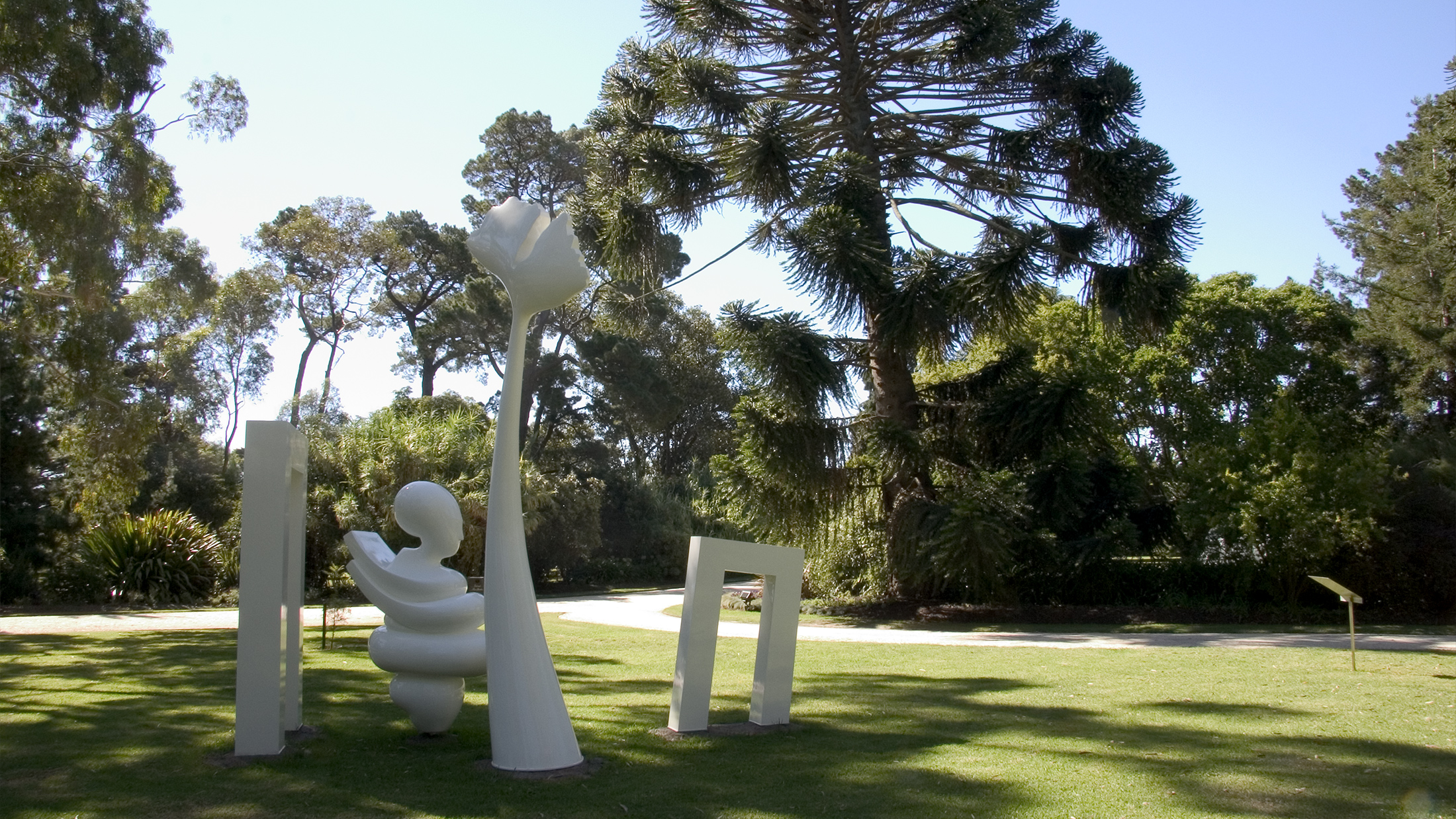 Construct II, 2006, sculpture by Adrian Mauriks.