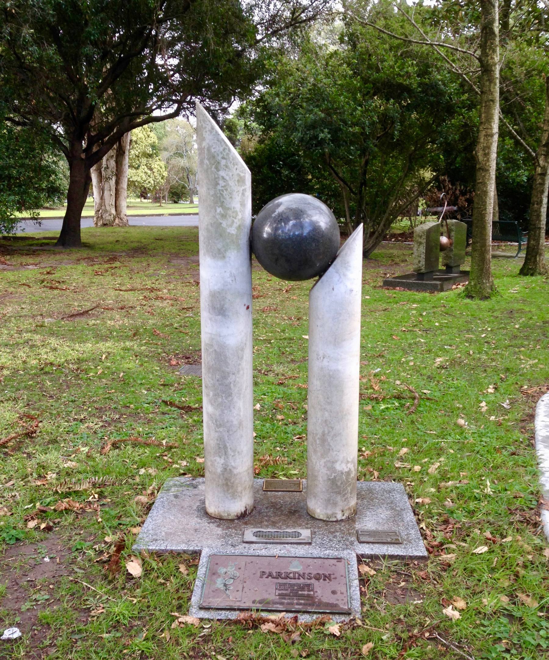 Interrupted Continuation, 1972. A sculpture by Adrian Mauriks.