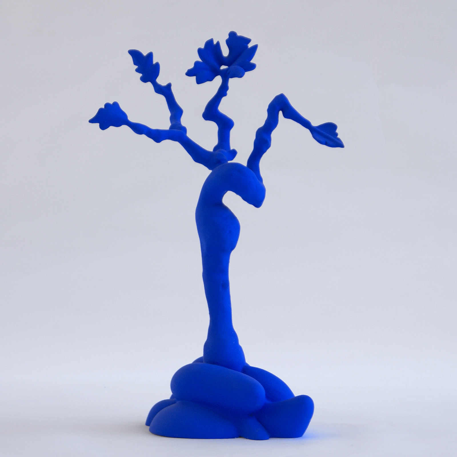 Tuscany, 2010. Sculpture by Australain artist Adrian Mauriks.