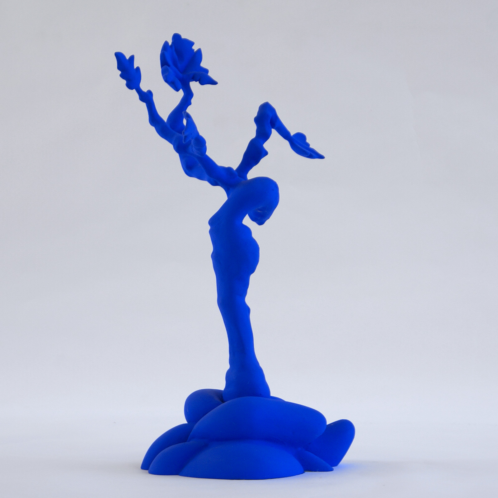 Tuscany, 2010. Sculpture by Australain artist Adrian Mauriks.